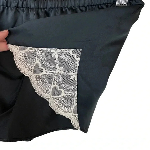 Flora  Nikrooz Heart Lace PJ Shorts - Picture 2 of 4